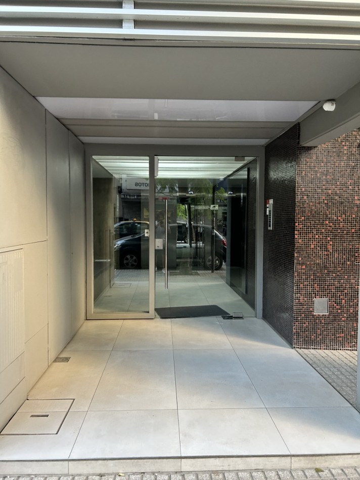  Venta  Semipiso balcones al  frente 2 dormitorios a estrenar 2 balcones  y terraza  exclusiva excelente iluminacion y ventilacion Valor Negociable.