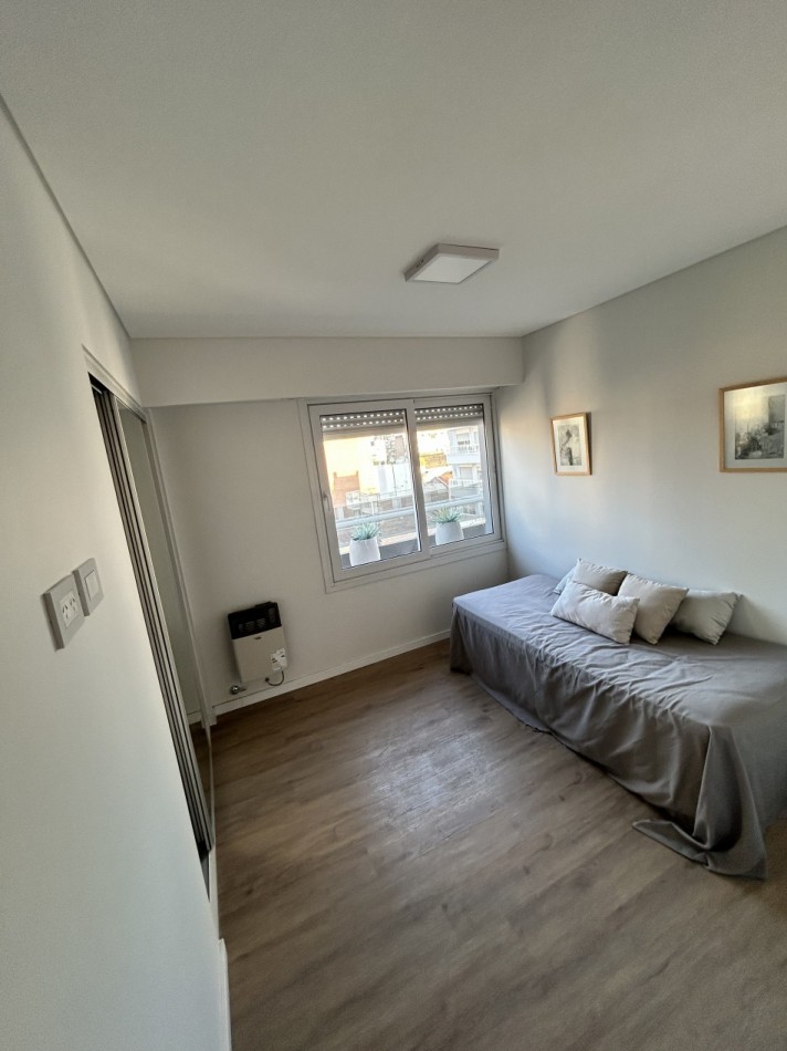  Venta  Semipiso balcones al  frente 2 dormitorios a estrenar 2 balcones  y terraza  exclusiva excelente iluminacion y ventilacion Valor Negociable.