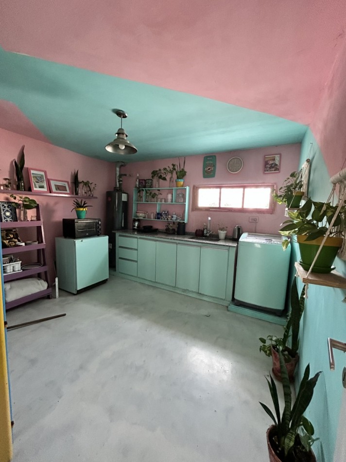 Casa colonial en planta alta reciclada a nuevo de estilo artistico /  ideal para familia / estudio / emprendimientos - 320,78 m² - Barrio Abasto