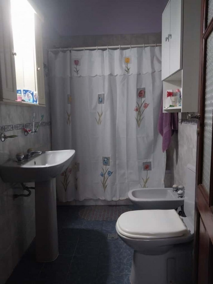 Departamento Interno de Pasillo sin expensas amplio 2 plantas patio terraza asador se aceptar permuta por inferior con patio zona centro