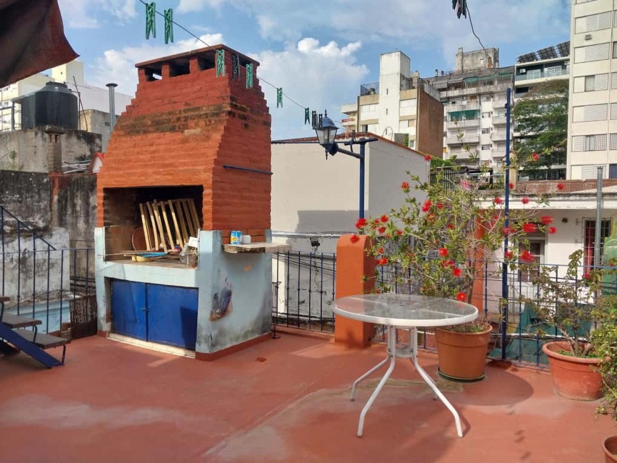 Departamento Interno de Pasillo sin expensas amplio 2 plantas patio terraza asador se aceptar permuta por inferior con patio zona centro