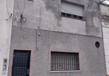 Departamento 1° piso por escalera 1 dormitorio con patio se escuchan ofertas sin expensas