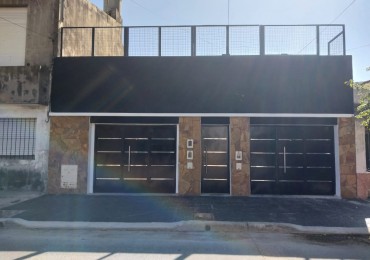 Casa al Frente en 2 Plantas / Local Comercial / Quincho Parrillero / Terraza Zona Norte Reciclada  Nuevo apta credito