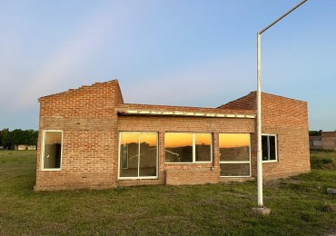 Casa a terminar ideal Fines de Semana  en loteo la Vanguardia a 45 minutos de Rosario Posible Financiacion