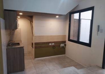 Departamento  interno de pasillo monoambiente con patio semi nuevo Barrio Pichincha expensas bajas con impuestos