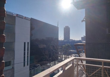 Departamento Semipiso al frente 2 dormitorios / posibilidad de un 3 dormitorios / sala de estudio con mobiliario Zona Norte Bajas expensas